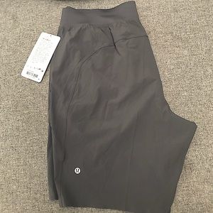 LULULEMON In Mind Short Linerless (Large)